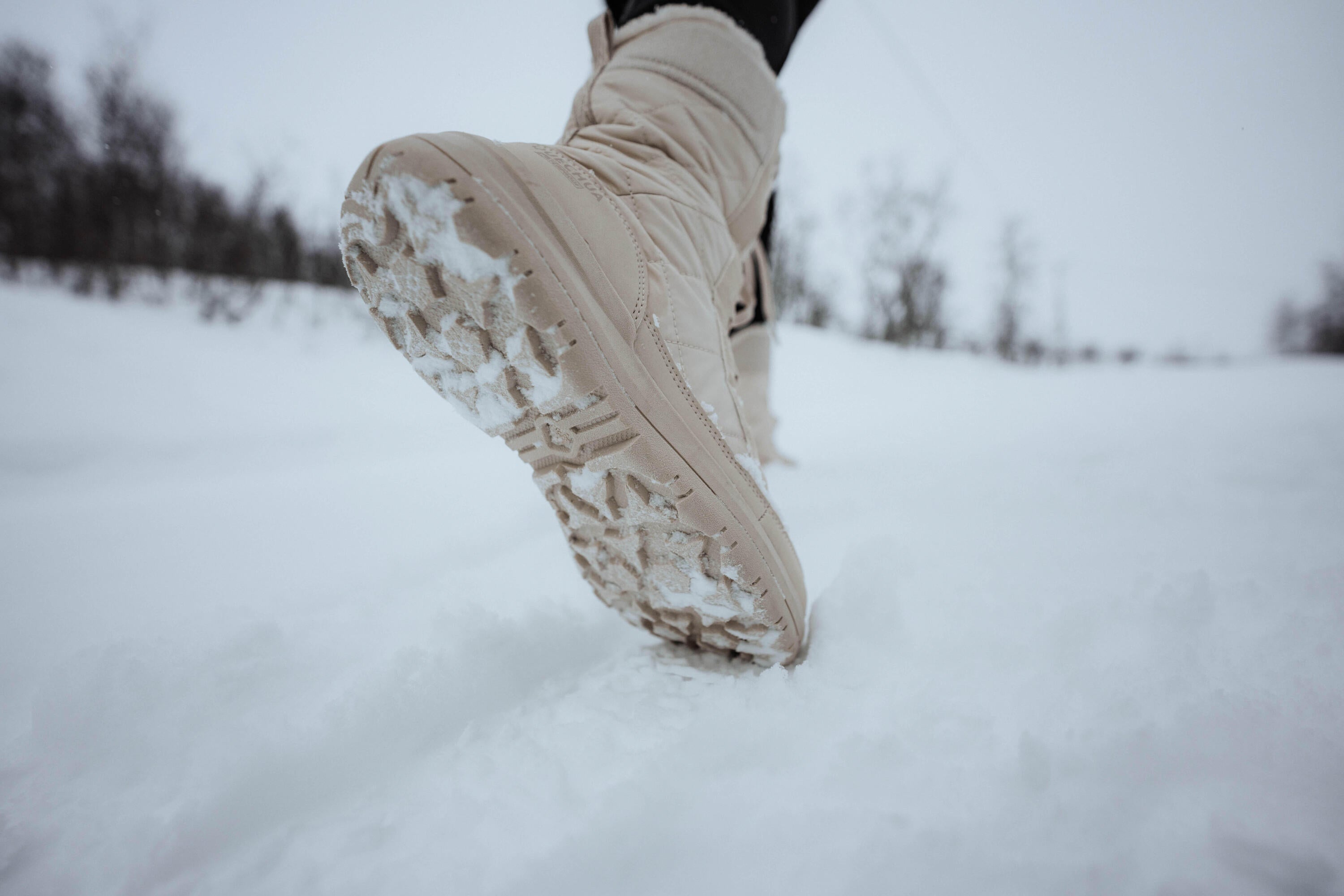 Quechua Women's NH500 Warm Waterproof High Lace Snow Boots - Image 9