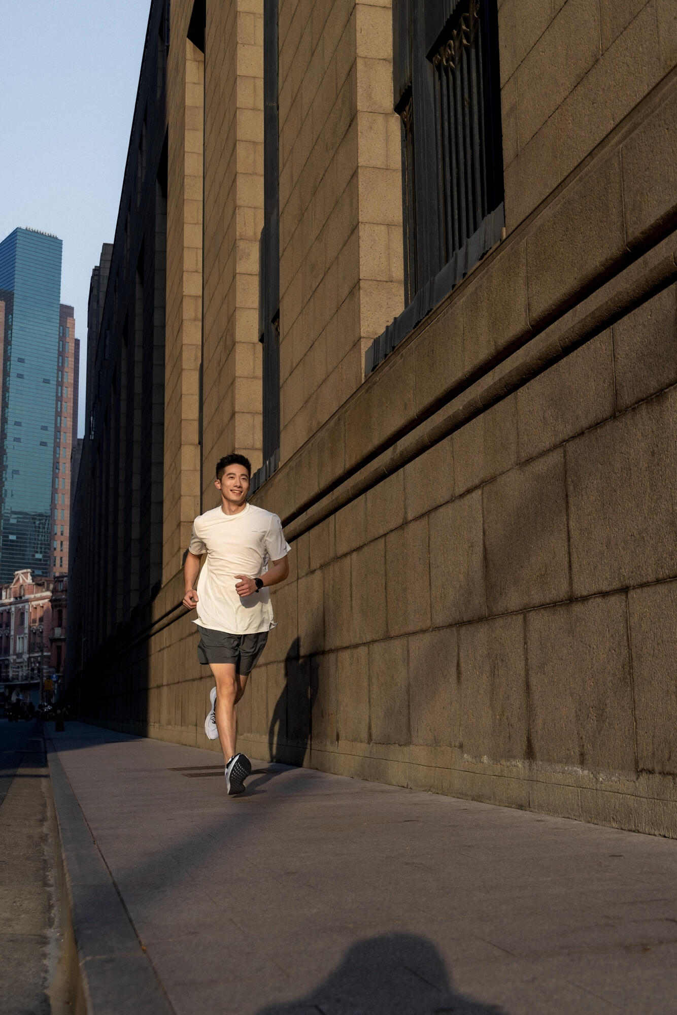 Kiprun Men's Run 100 Dry Running Shorts - Image 10