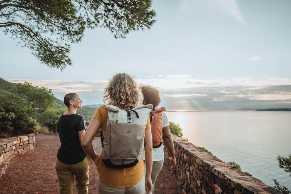 Quechua NH500 Escape 16L+4 Rolltop Hiking Backpack - Image 23