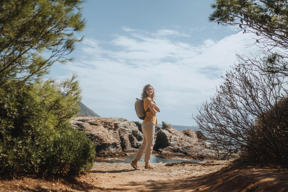 Quechua NH500 Escape 16L+4 Rolltop Hiking Backpack - Image 24